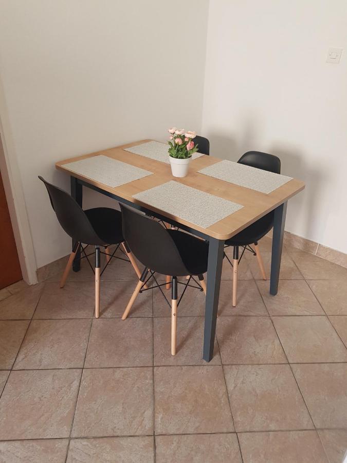 Apartmani Katica Новалья Экстерьер фото